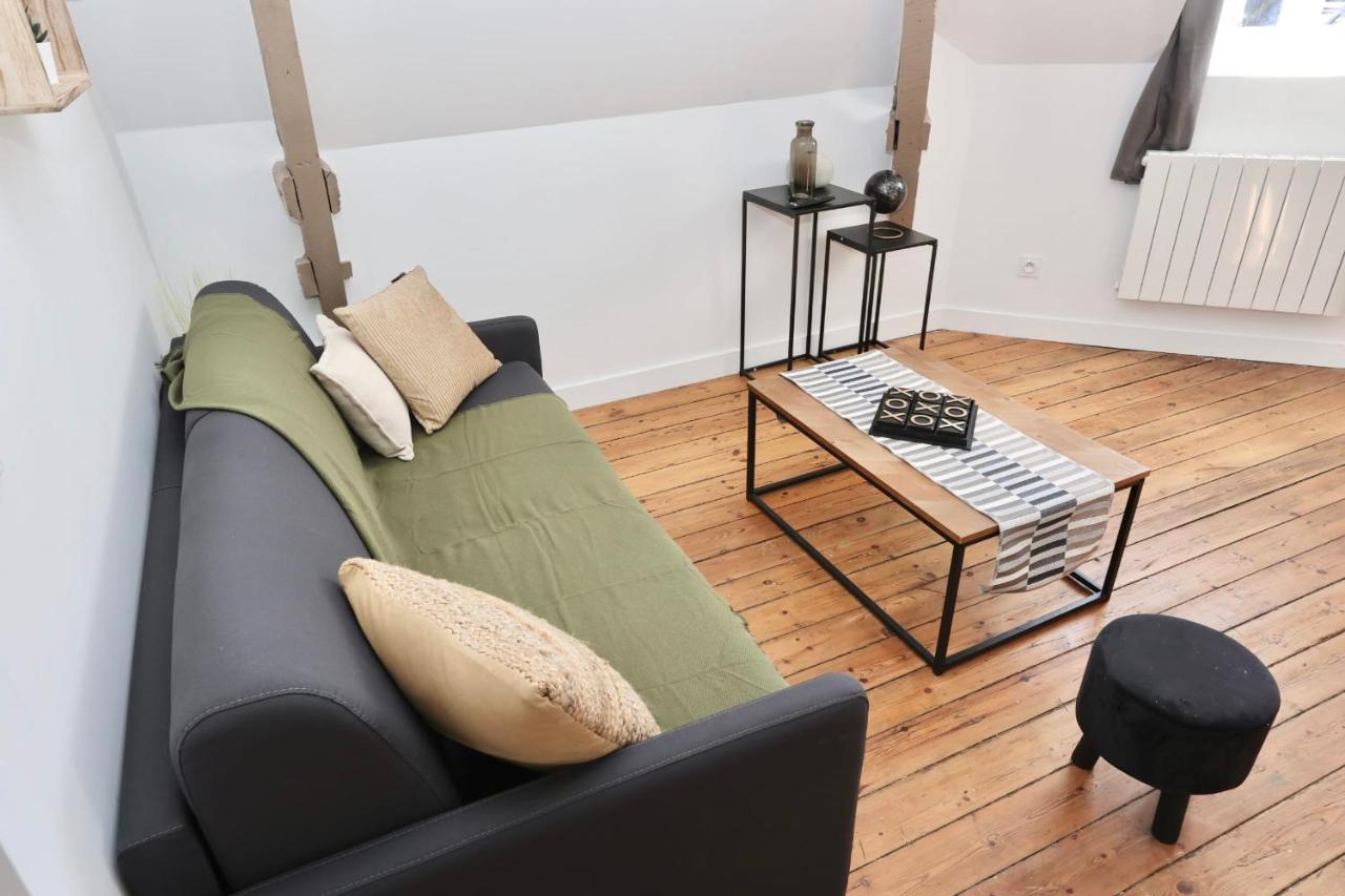 Napoleon Gare 7 T2 Dernier Etage Bylocly Apartment Понтиви Екстериор снимка